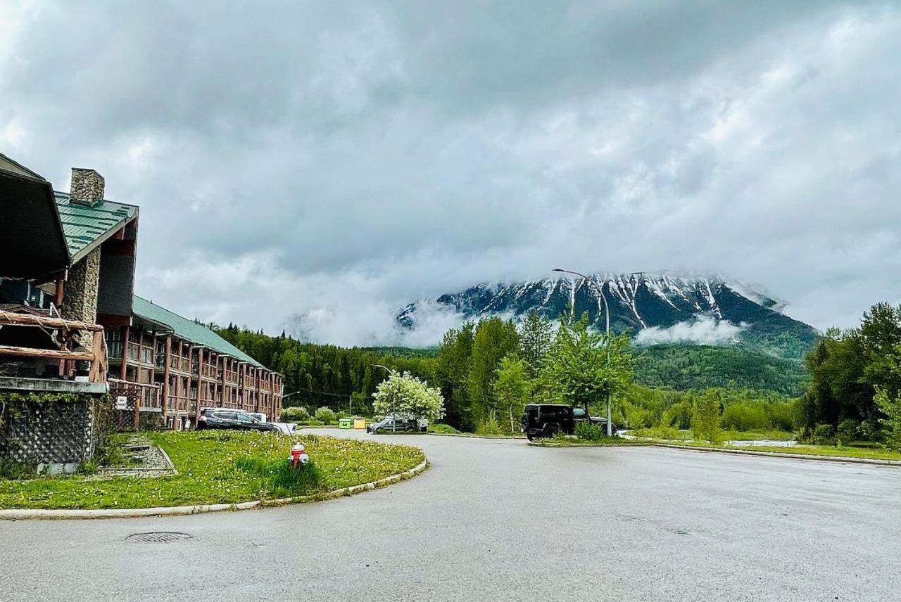 Fernie Stanford Resort Exteriör bild